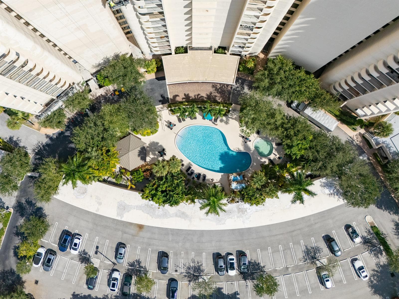 © Clark- 2480 Presidential Way 1504-05