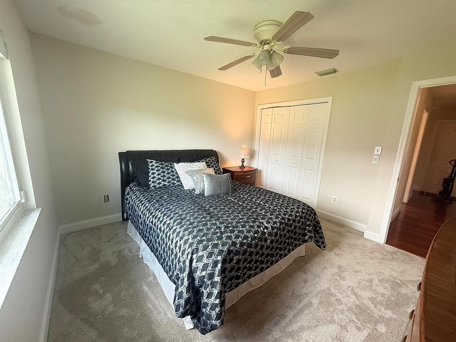3rd bedroom Queen bed