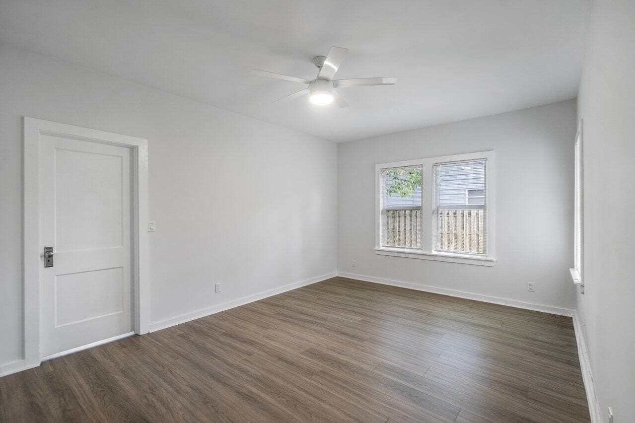 2nd bedroom