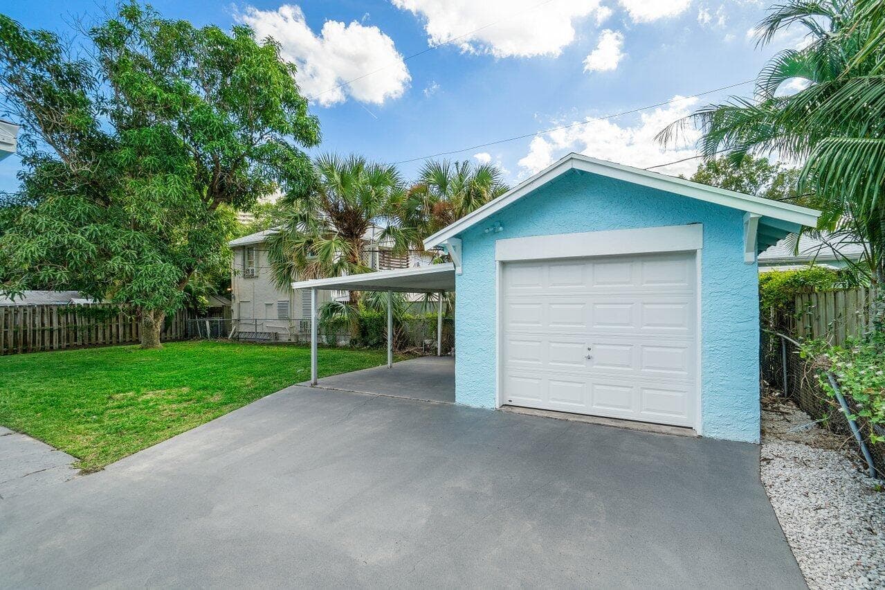 022-42453rdStreet-WestPalmBeach-FL-33407