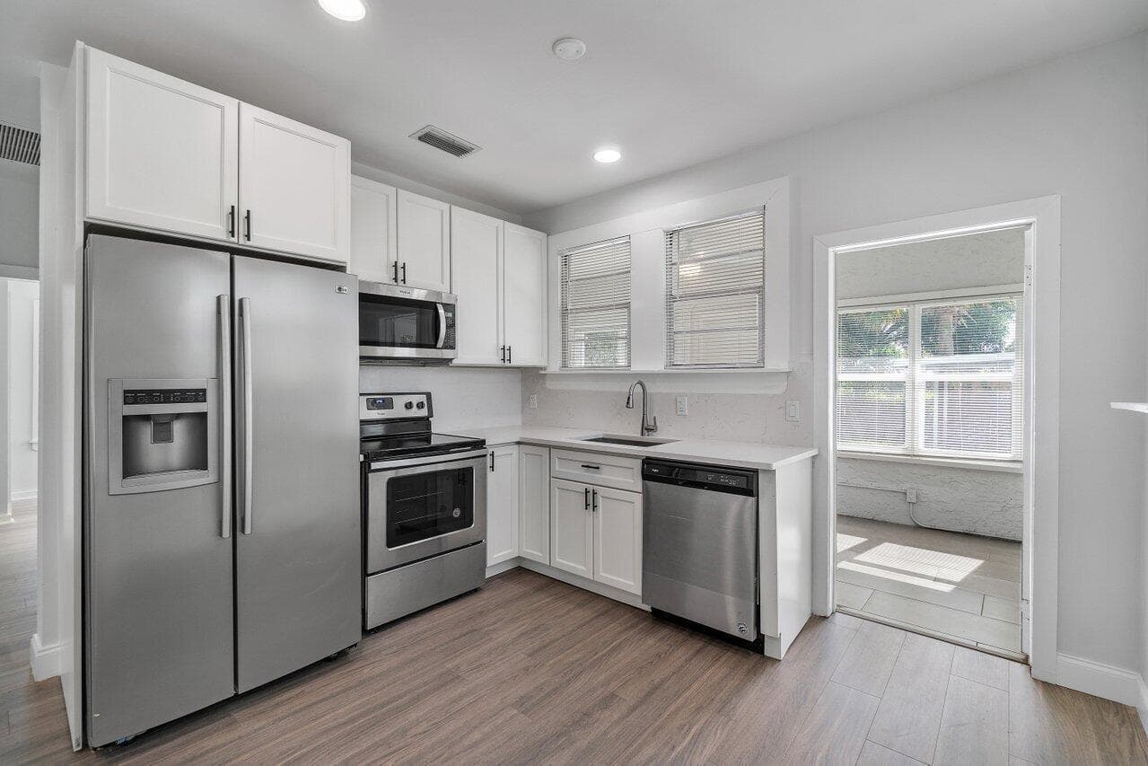 013-42453rdStreet-WestPalmBeach-FL-33407