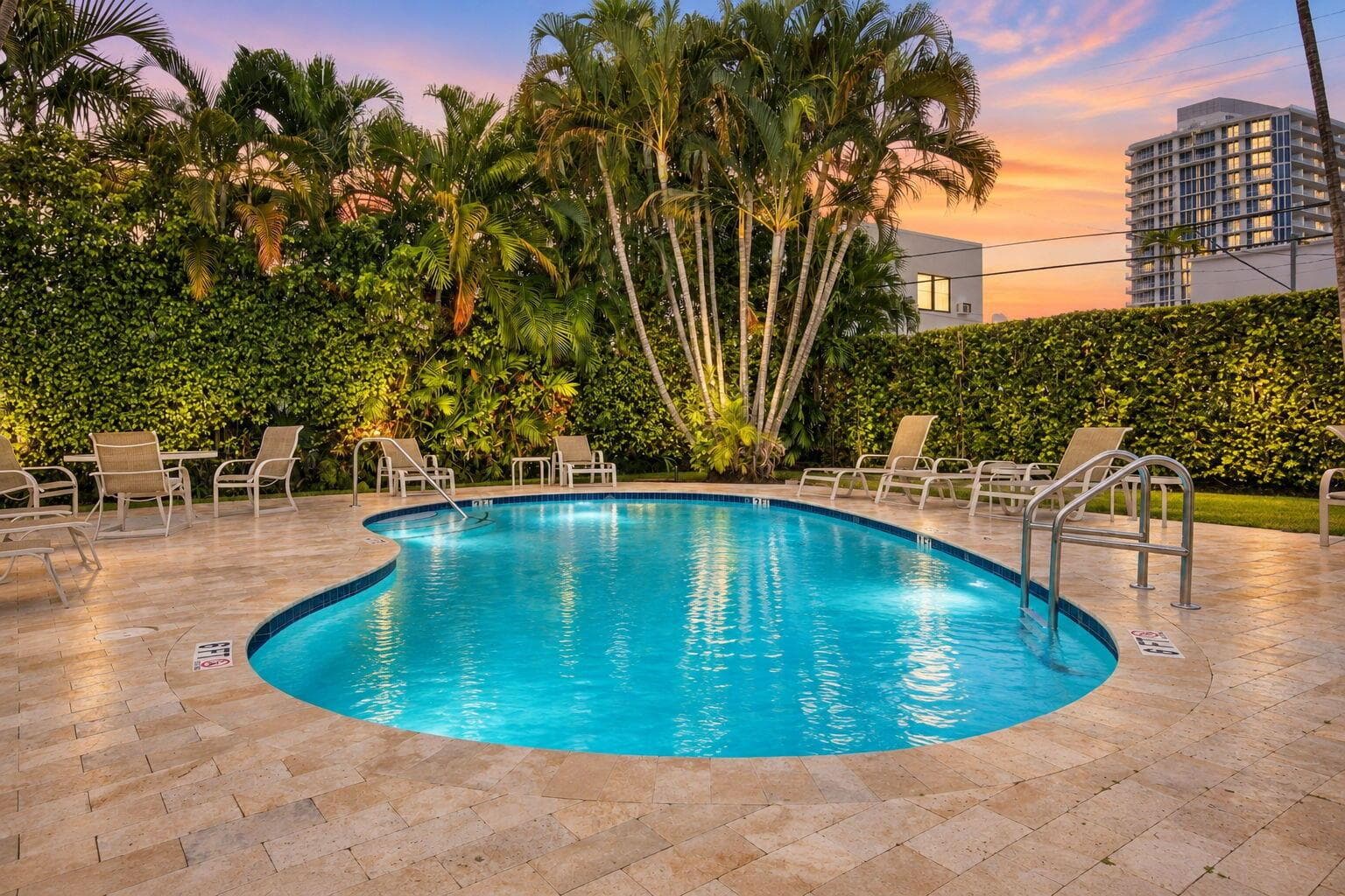 27-web-or-mls-pool_twi