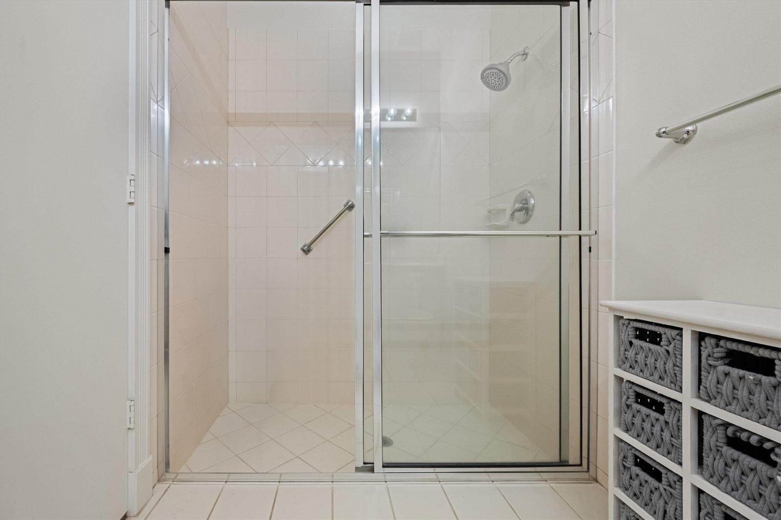 Guest Bathroom 2