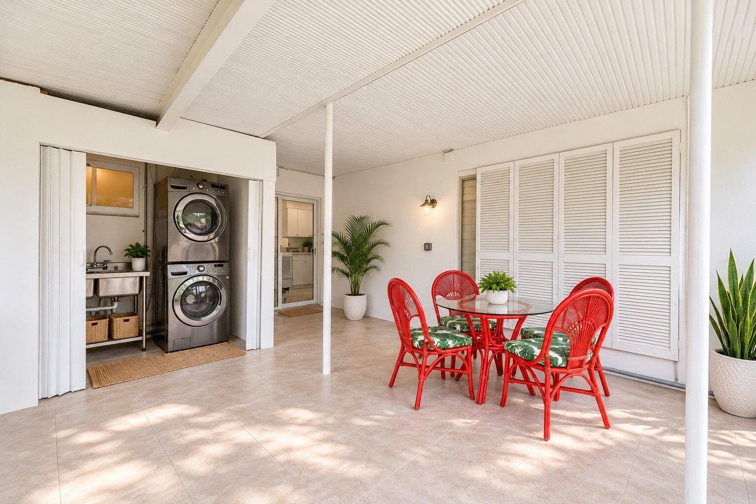 29-web-or-mls-Patio 2