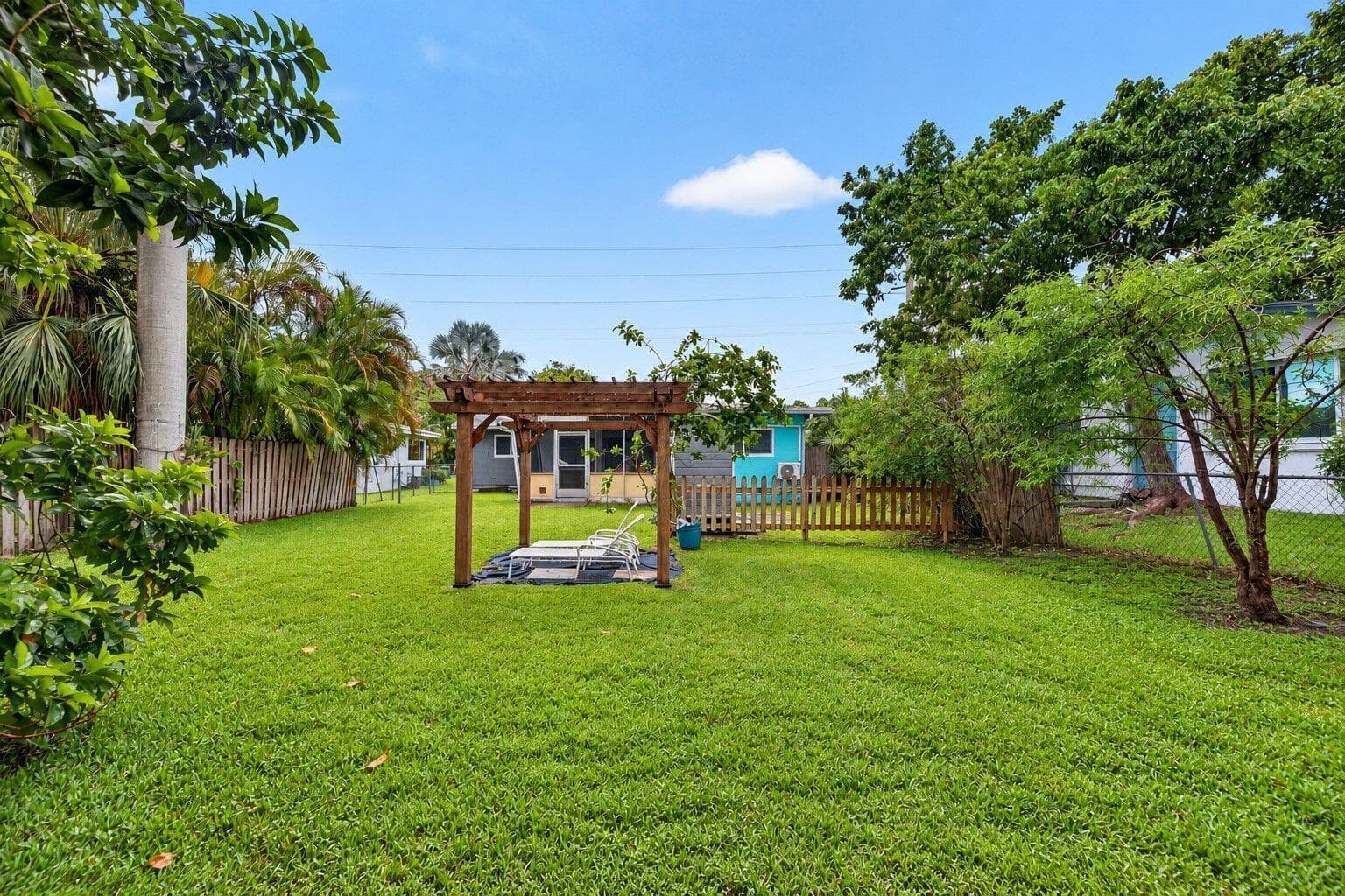 33-web-or-mls-Backyard 3