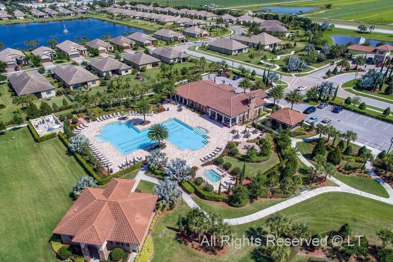 CASTELLINA, Amenities, copyright