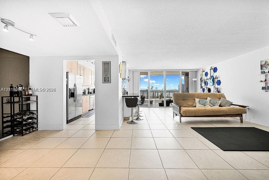 DEL PRADO MARINA · #1201 in Aventura - Photo 2