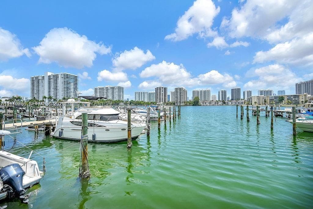DEL PRADO MARINA · #1201 in Aventura - Photo 22