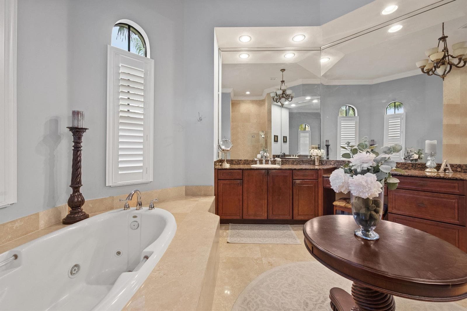 Jacuzzi Tub Primary