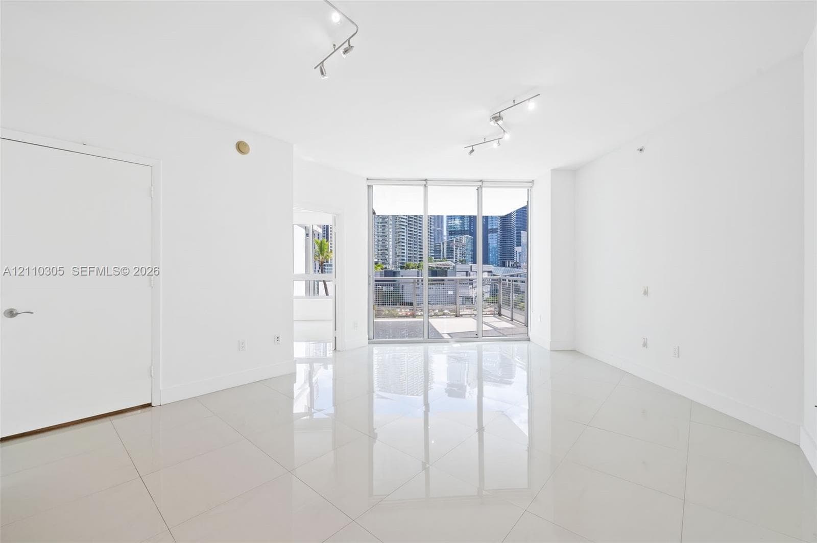 Wind at Riverfront · #1106 in Miami - Photo 12
