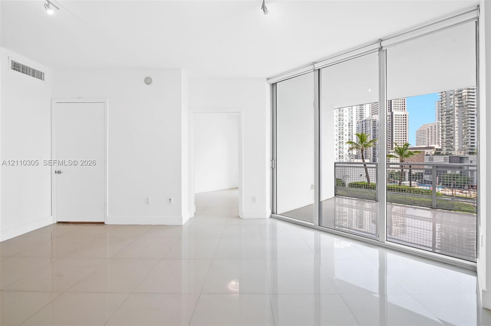 Wind at Riverfront · #1106 in Miami - Photo 14