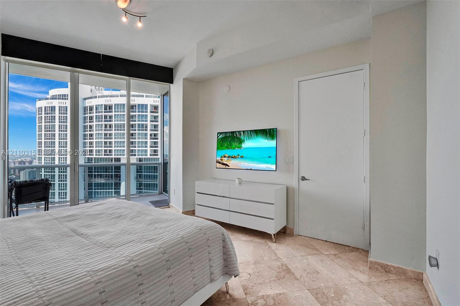 Trump Palace · #5108 in Sunny Isles Beach - Photo 16