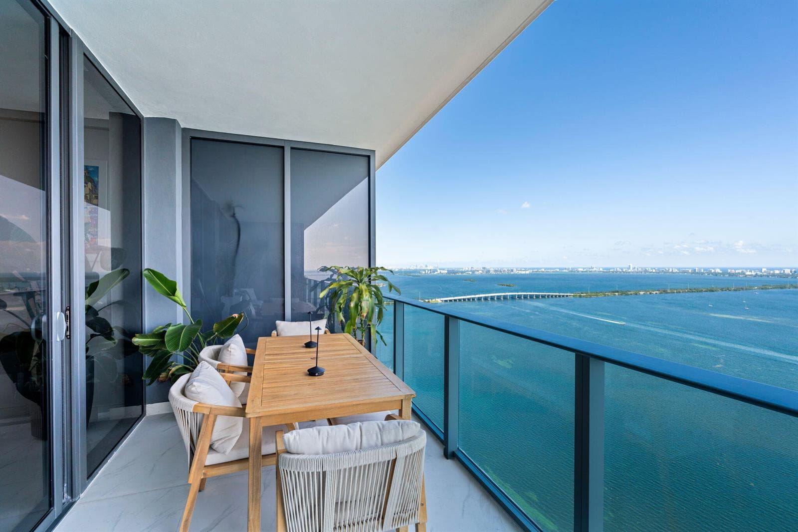 30-web-or-mls-A7401455