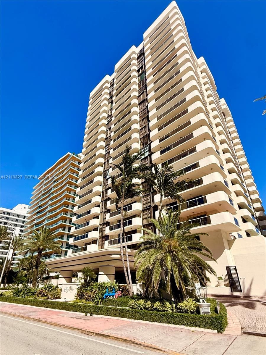 LEXCELLENCE CONDO · #1005 in Miami Beach - Photo 52