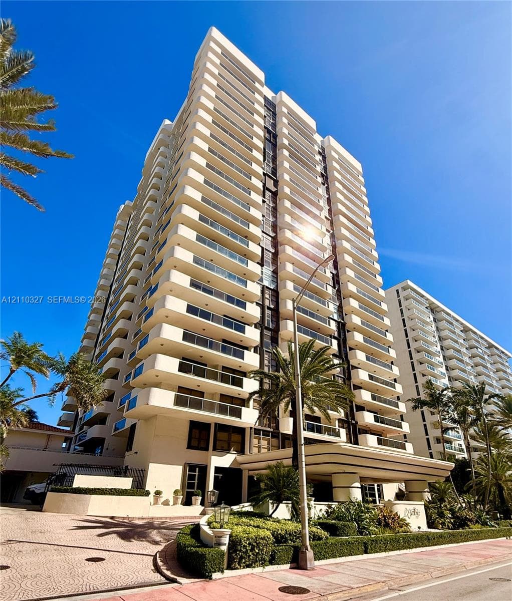 LEXCELLENCE CONDO · #1005 in Miami Beach - Photo 50