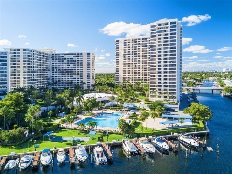 OLYMPUS CONDO · #1716 in Hallandale Beach - Photo 2