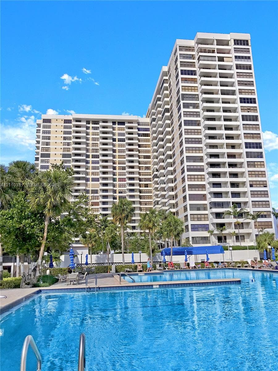OLYMPUS CONDO · #1716 in Hallandale Beach - Photo 12