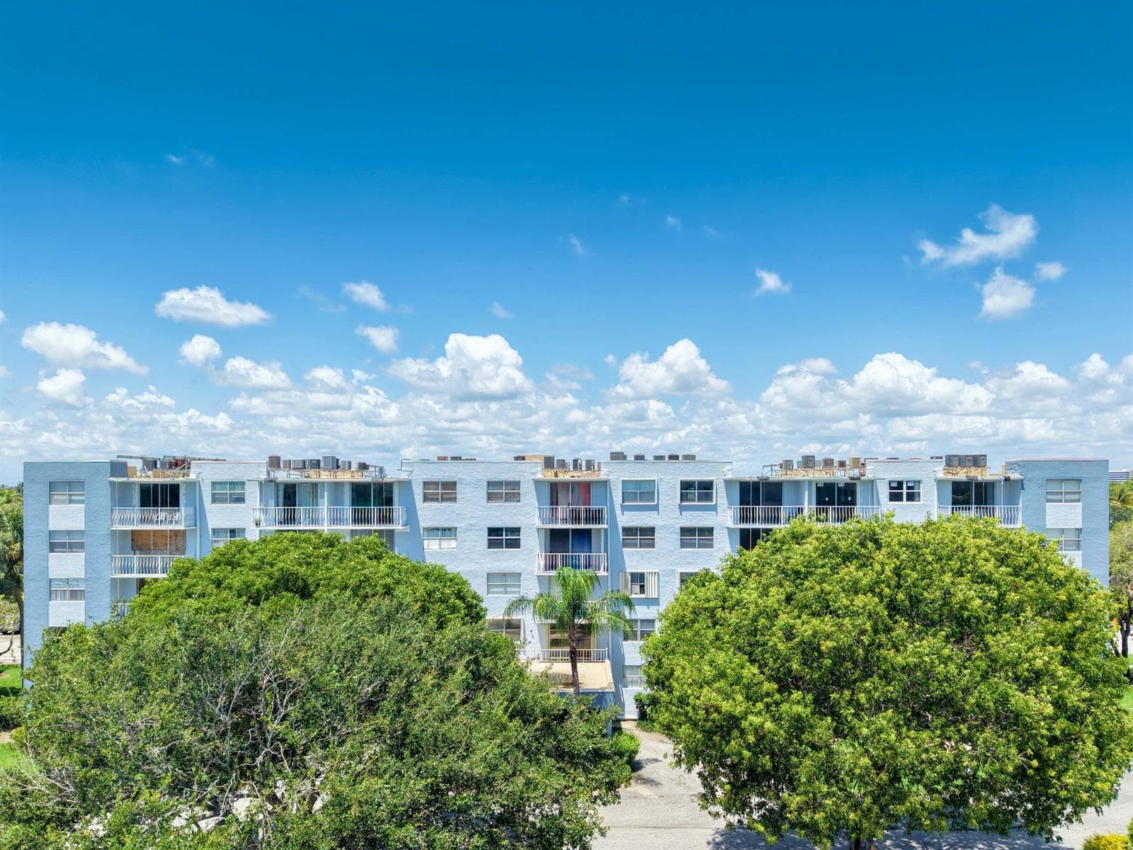 500 Executive Center Dr 5M