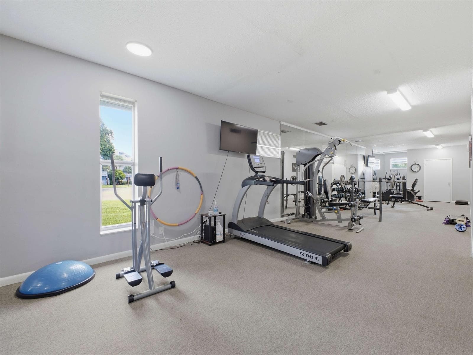 500 Executive Center Dr 5M - Gym