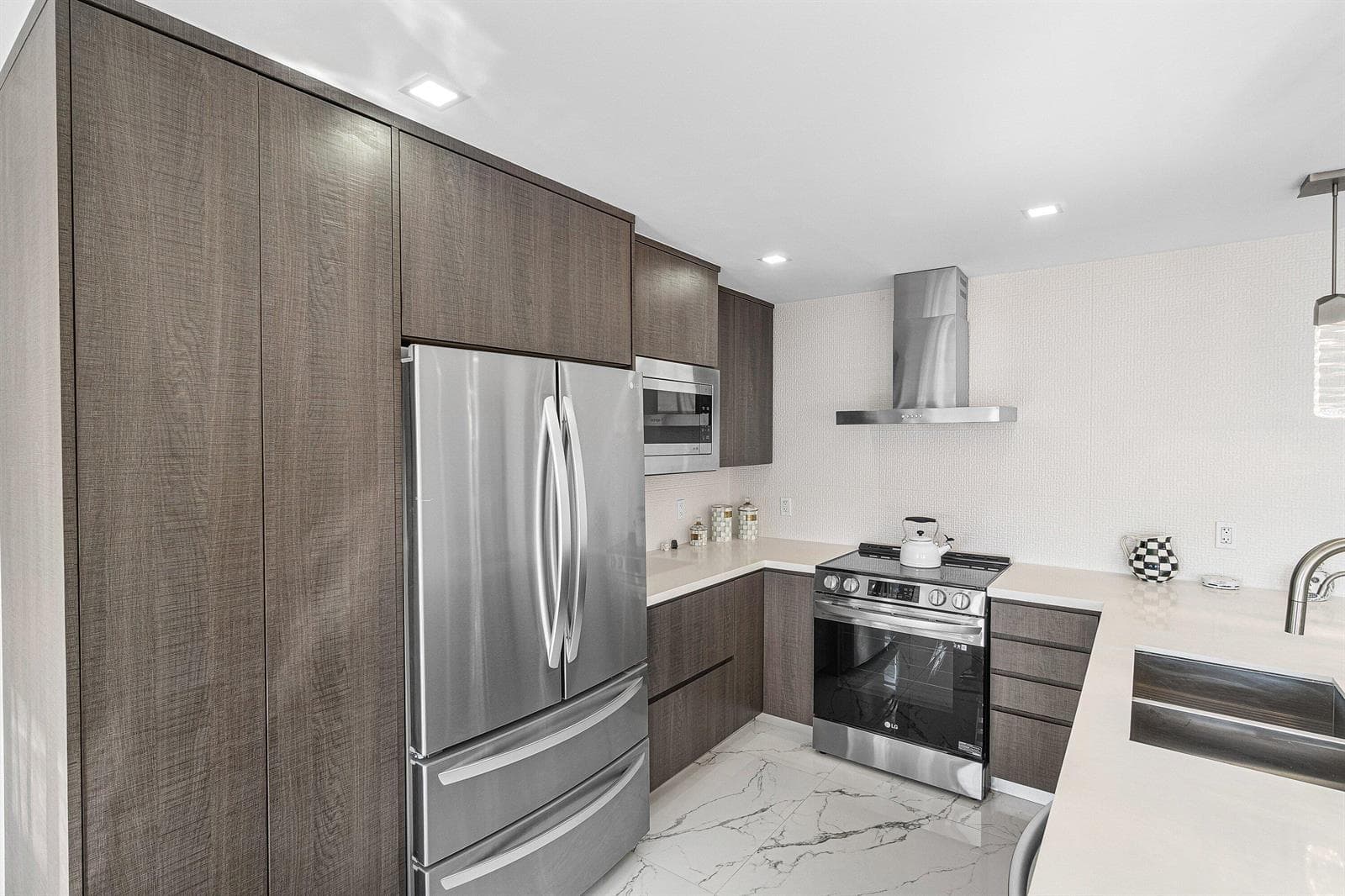 014-4017NewcastleA-BocaRaton-FL-33434-SM