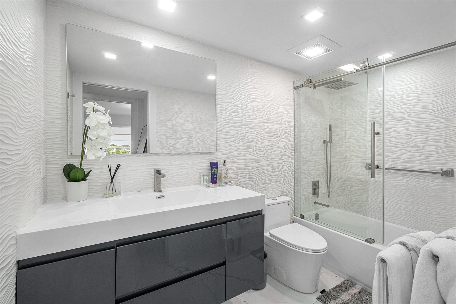018-4017NewcastleA-BocaRaton-FL-33434-SM