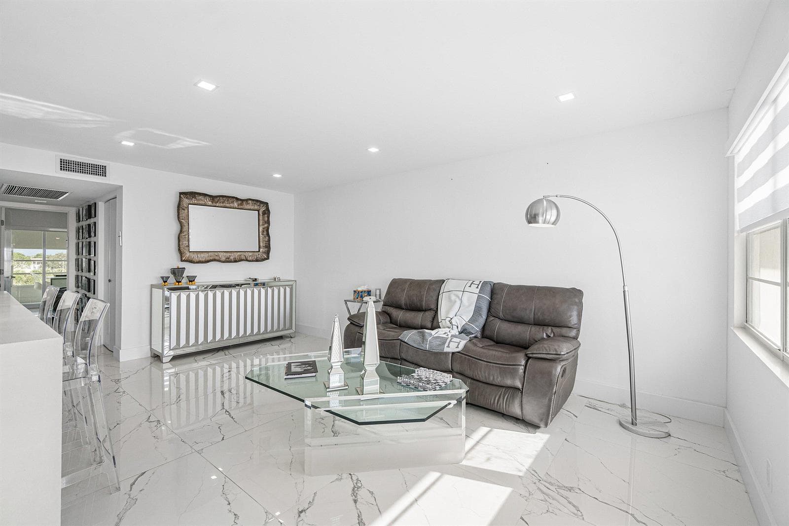 006-4017NewcastleA-BocaRaton-FL-33434-SM