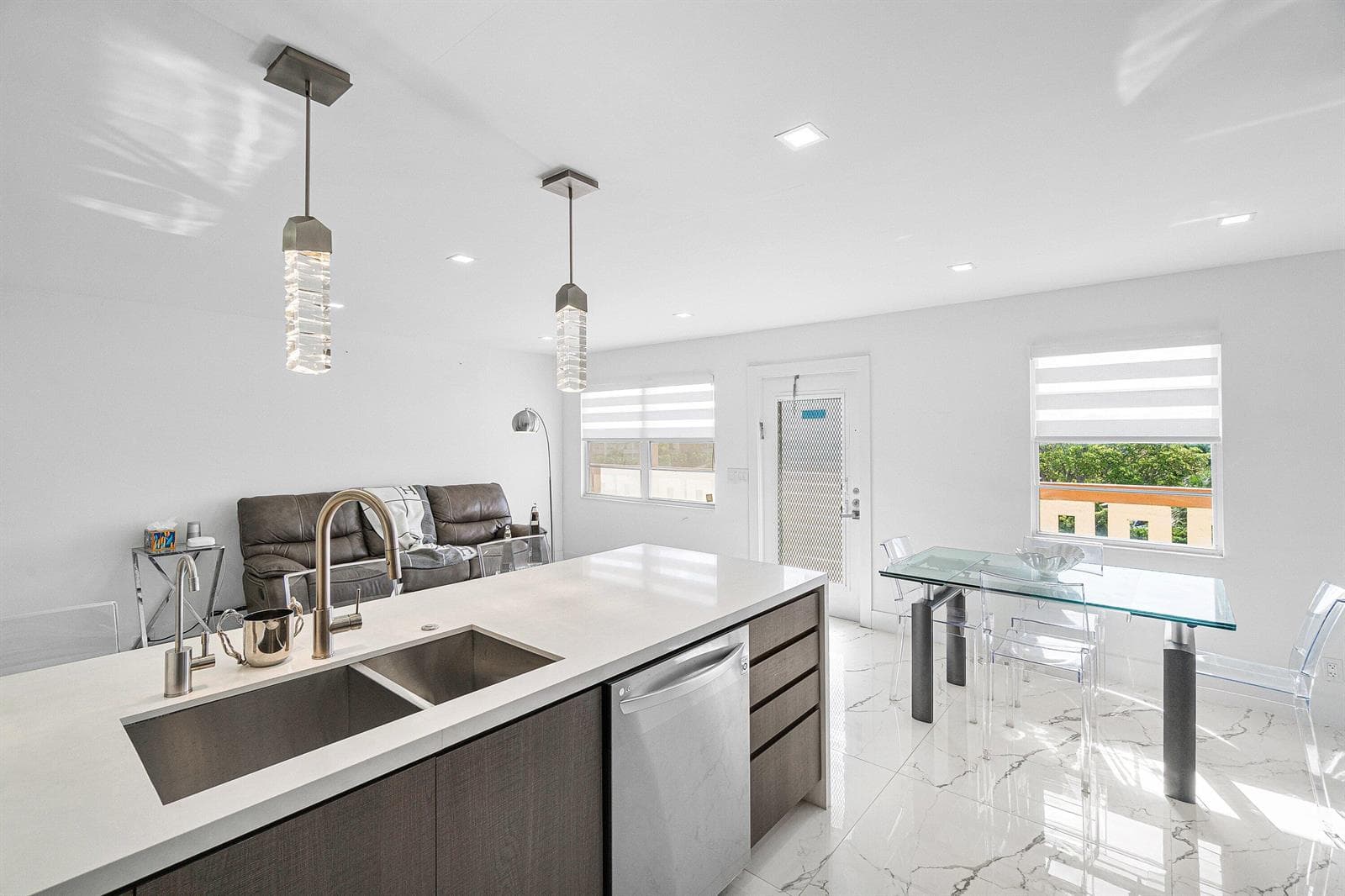 016-4017NewcastleA-BocaRaton-FL-33434-SM
