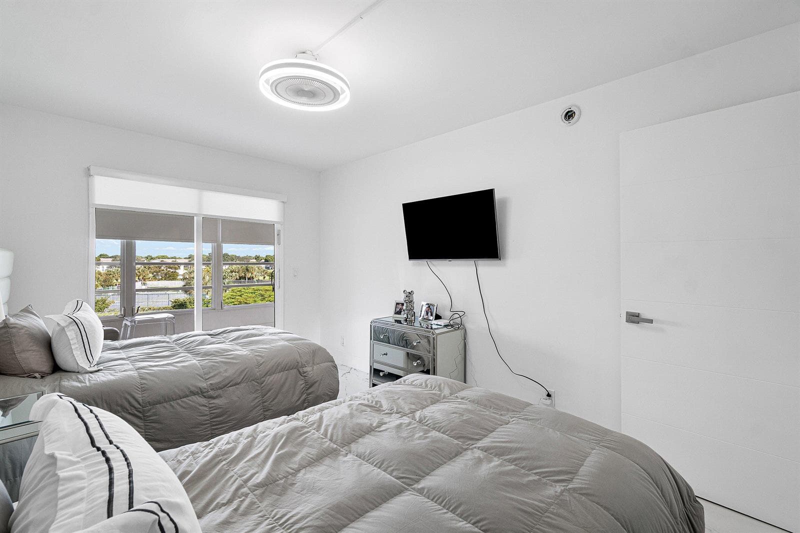 021-4017NewcastleA-BocaRaton-FL-33434-SM
