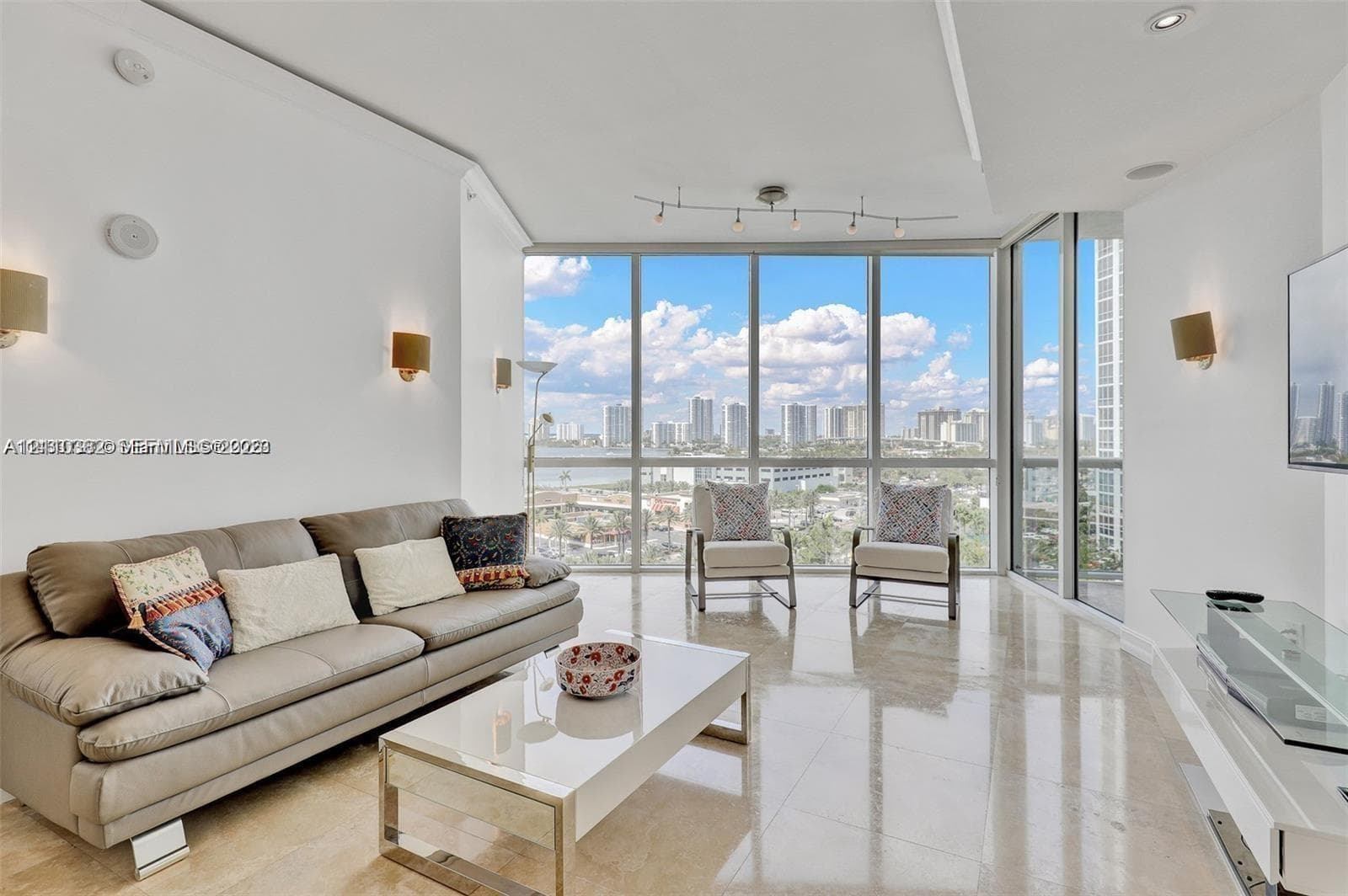 Trump Palace · #1003 in Sunny Isles Beach - Photo 2