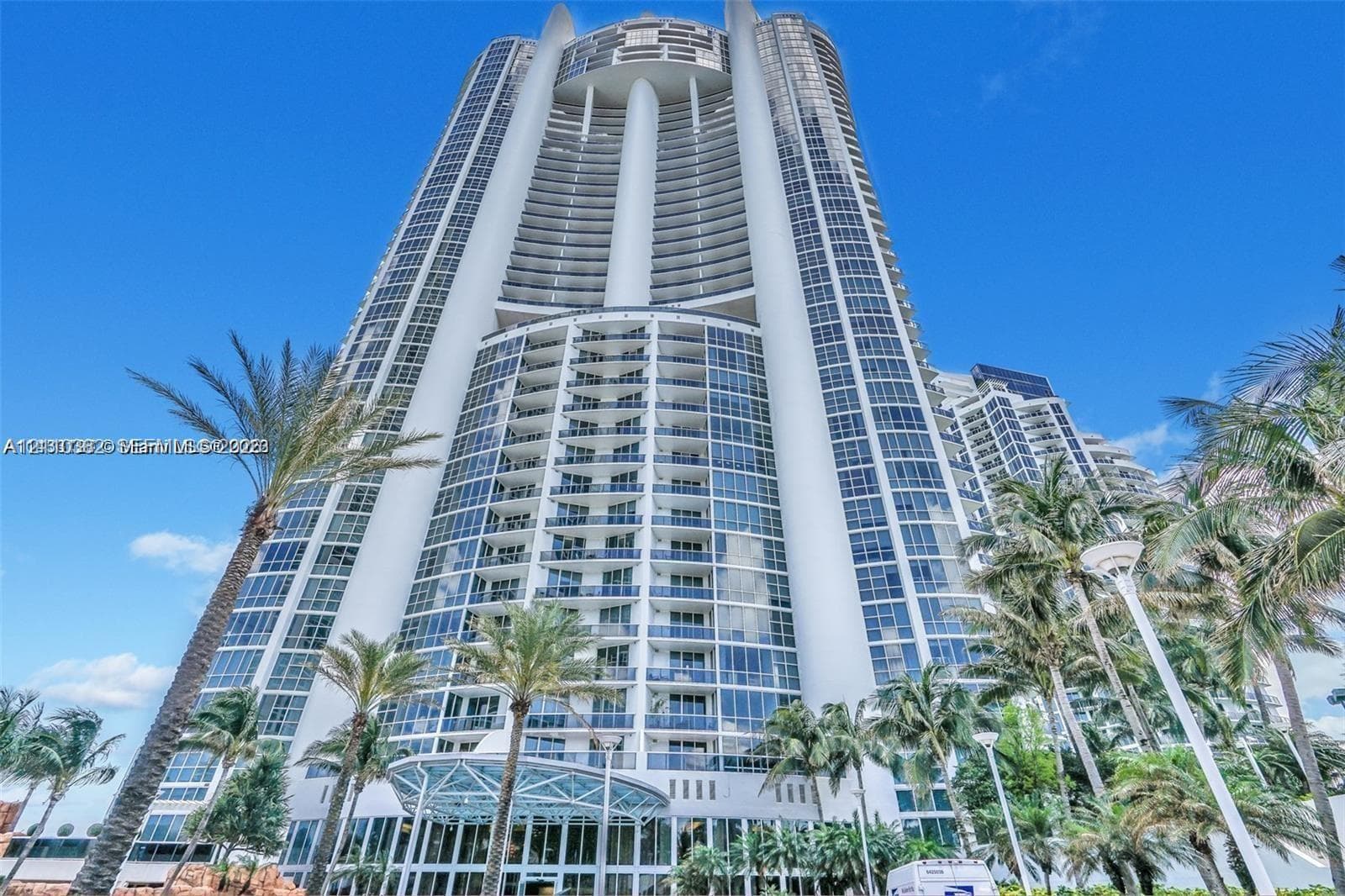 Trump Palace #1003