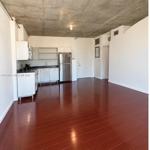 Neo Vertika Condo #1721