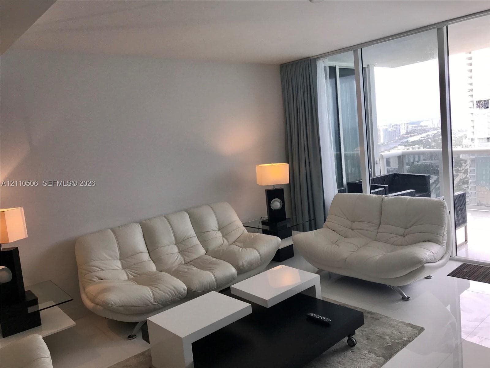 Trump Royale · #5104 in Sunny Isles Beach - Photo 3