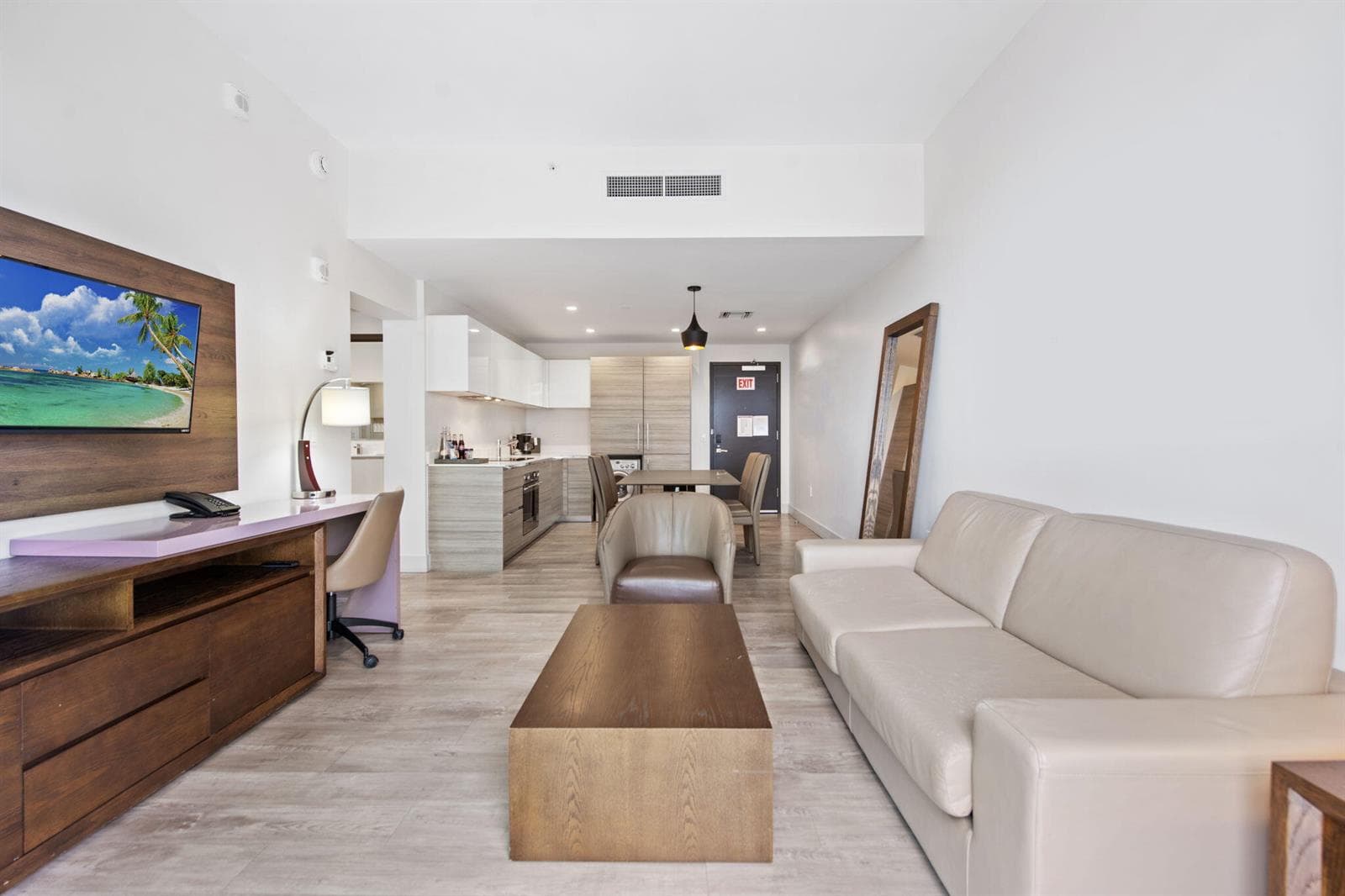 Living & Kitchen