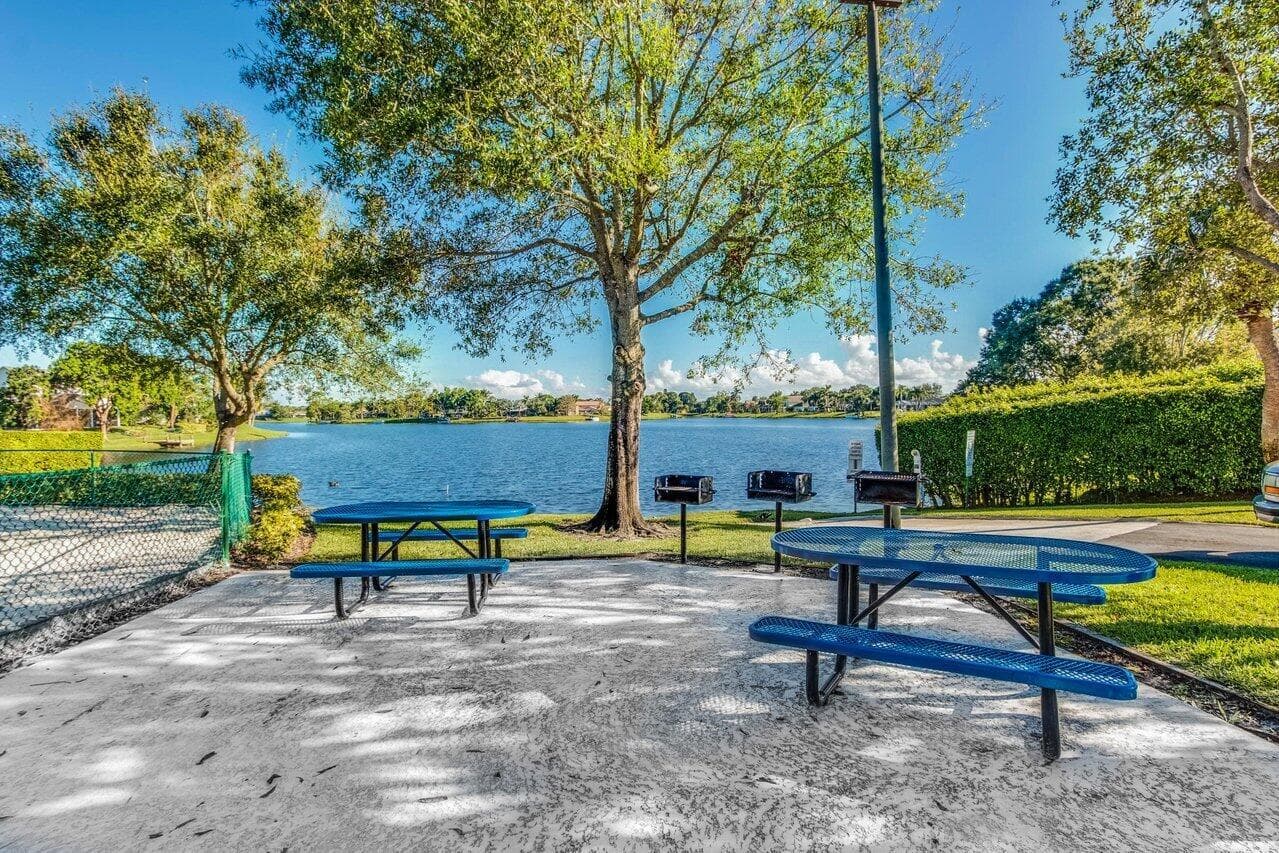 042-1551YachtmanPlace-Wellington-FL-3341