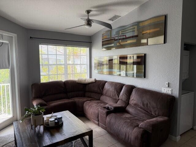 3013 LAUREL RDGE LIVING ROOM
