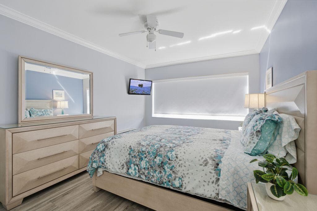 315 unit 205 bedroom