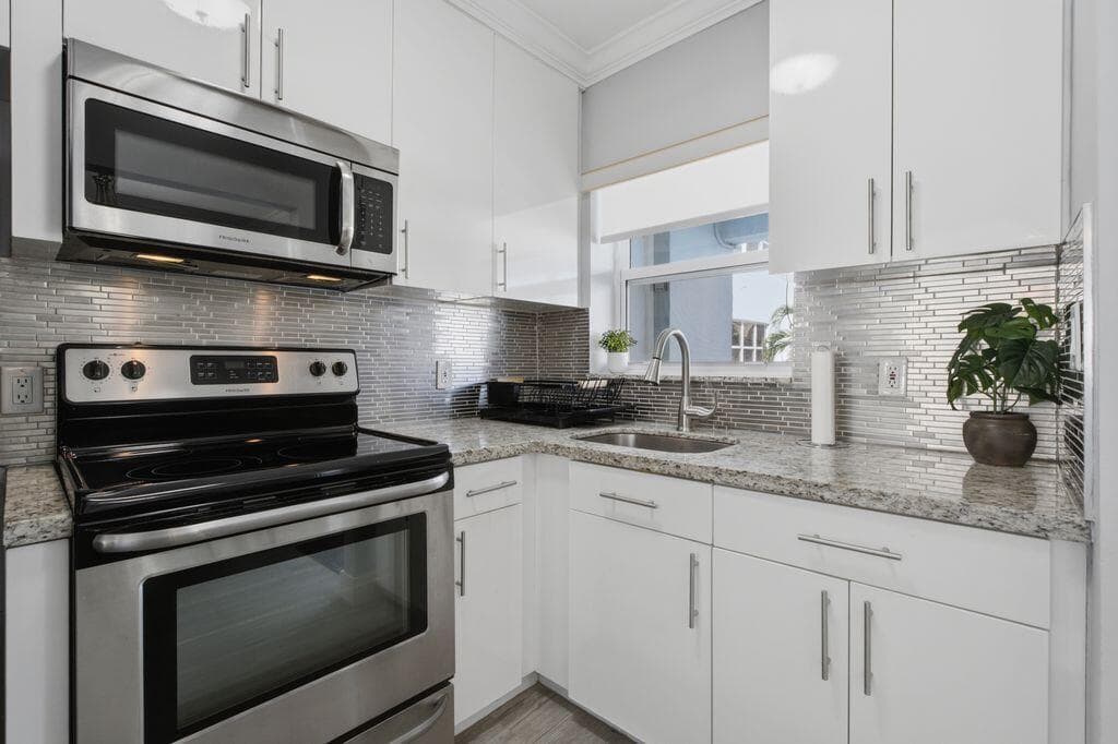 315 Van Buren kitchen 2