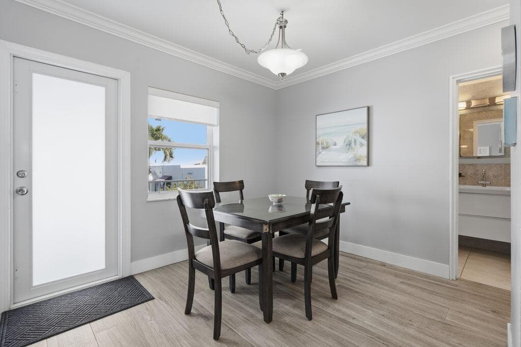 315 van buren 205 dining room
