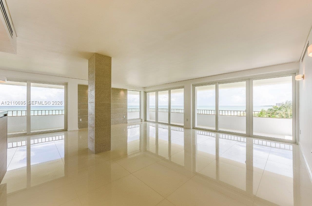 Commodore Club East · #501 in Key Biscayne - Photo 3