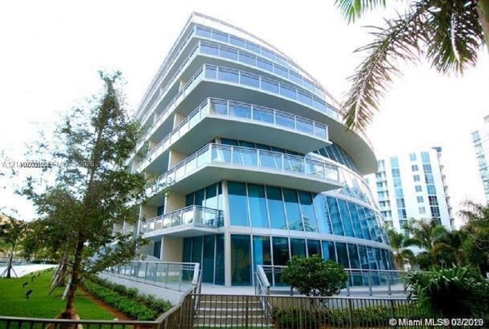 Artech · #434 in Aventura - Photo 2