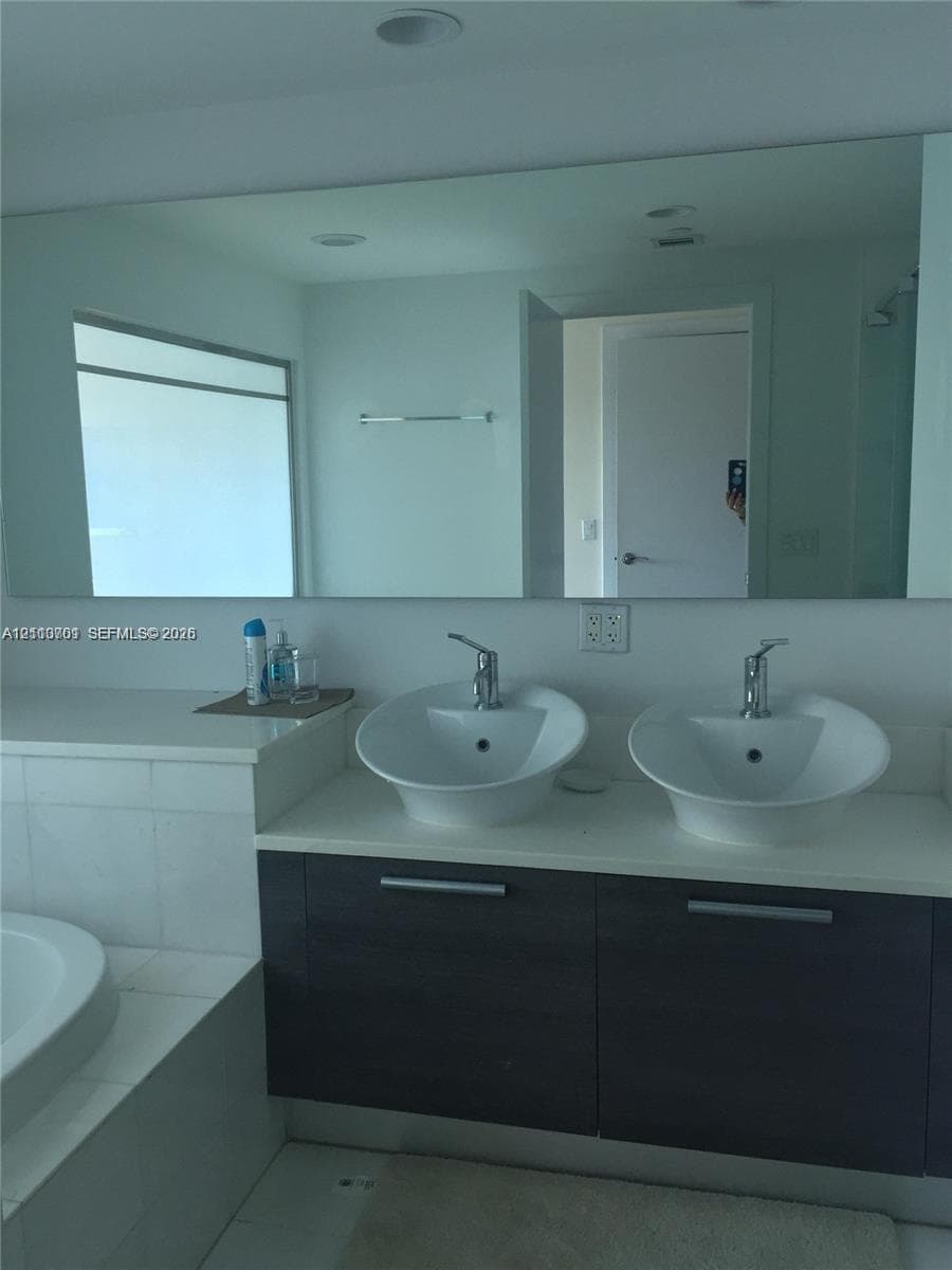 Artech · #434 in Aventura - Photo 24