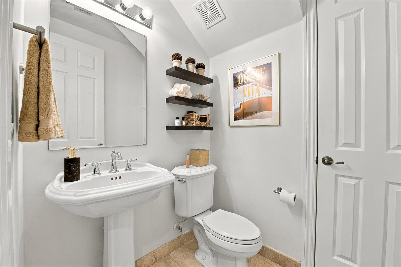 1st floor Bathroom