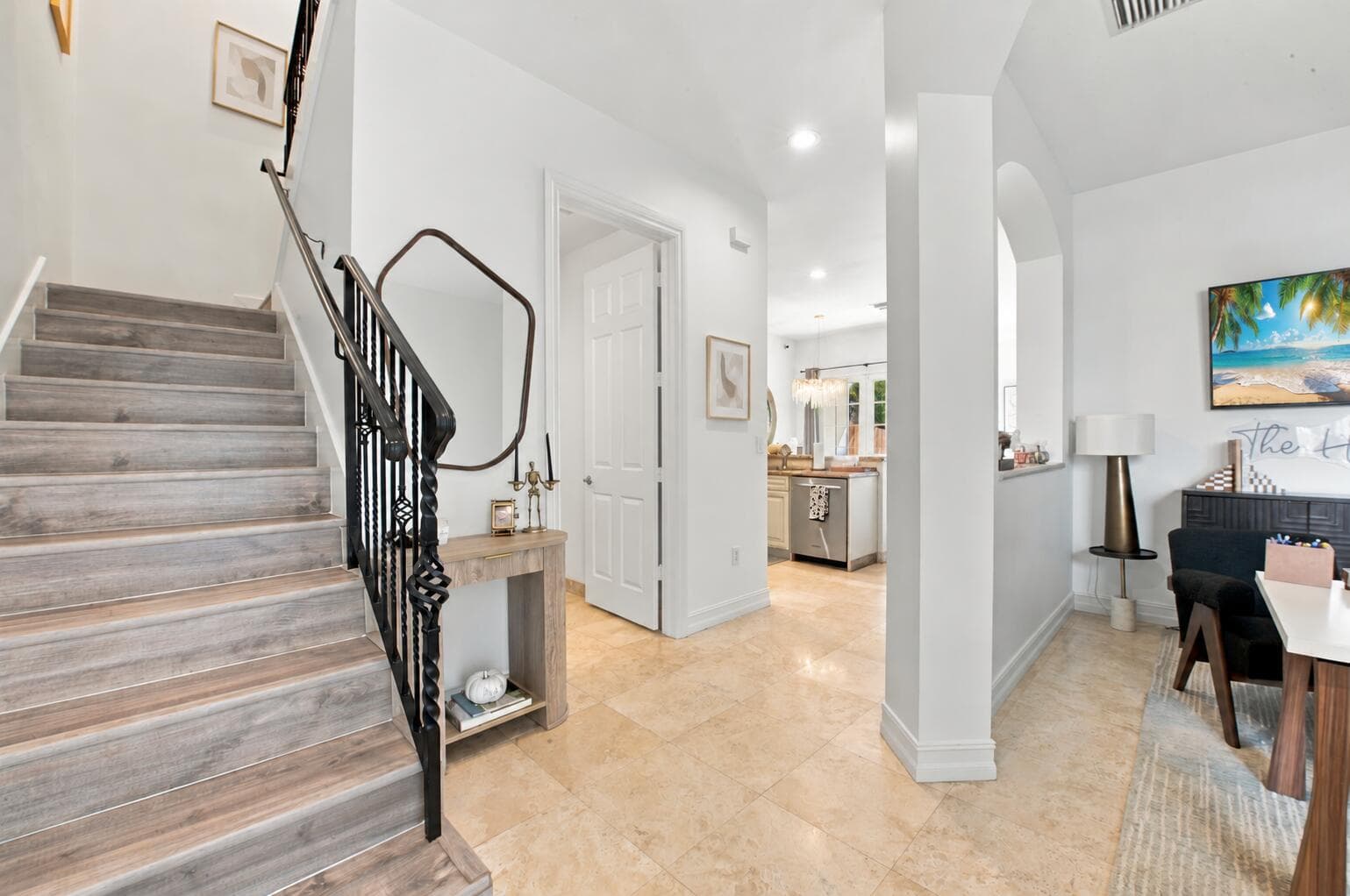 Neutral abstract art refreshes the stair