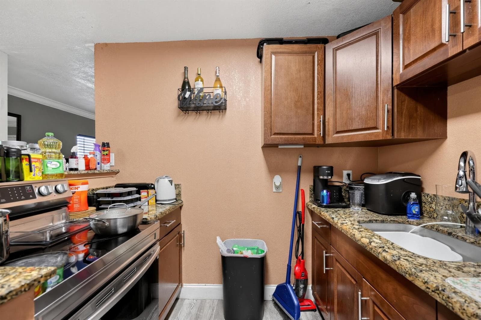 20_628_58th_St-Kitchen-0232