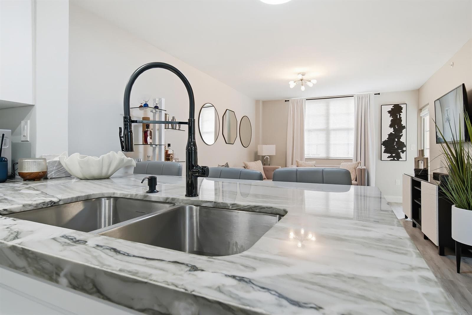 1801-N-FLAGLER-DR-APT-611-33407-008