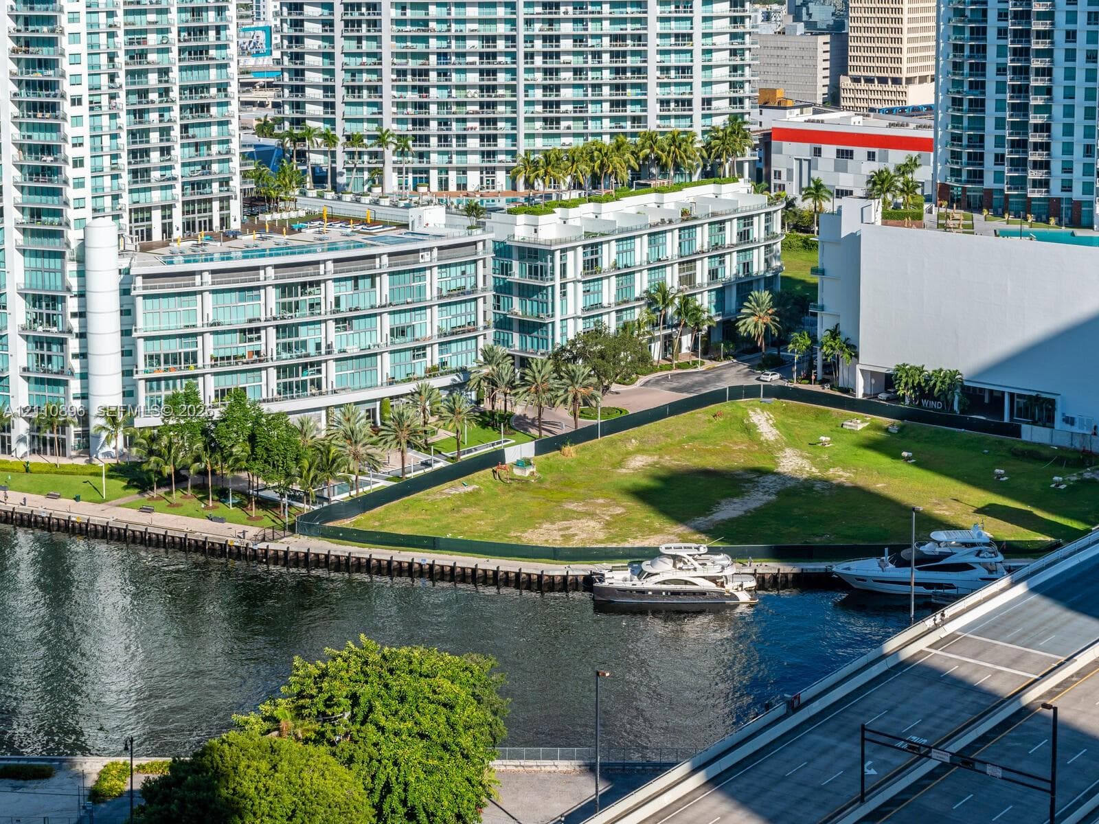 Reach Brickell City Centre · #1906 in Miami - Photo 81