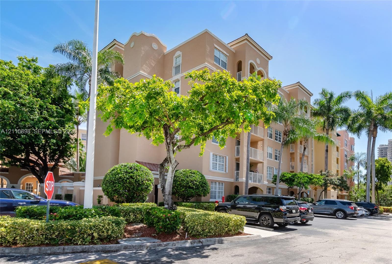 THE YACHT CLUB AT AVENTUR · #6207 in Aventura - Photo 2