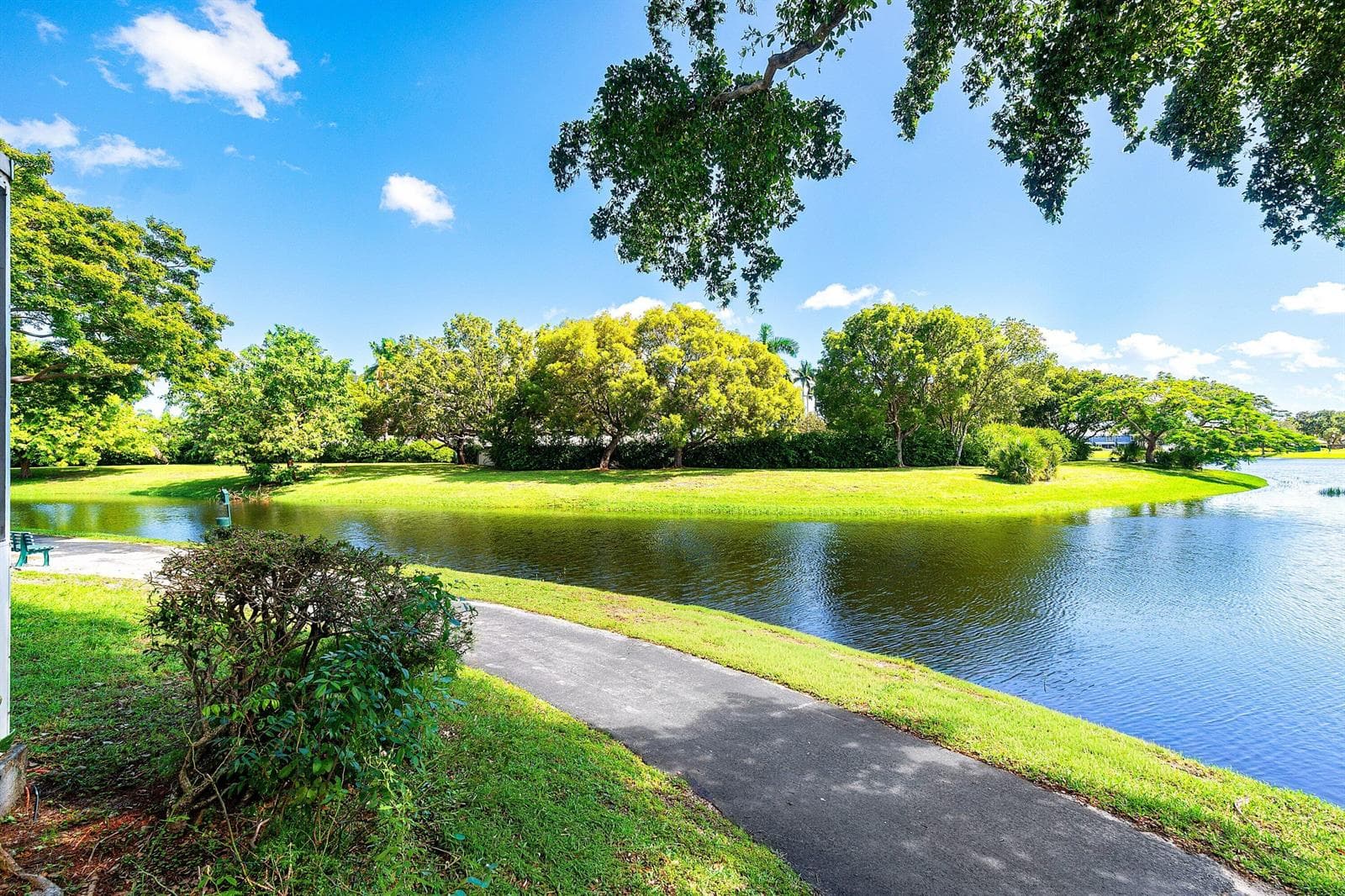 028-5272BuckheadCircle-1010-BocaRaton-FL