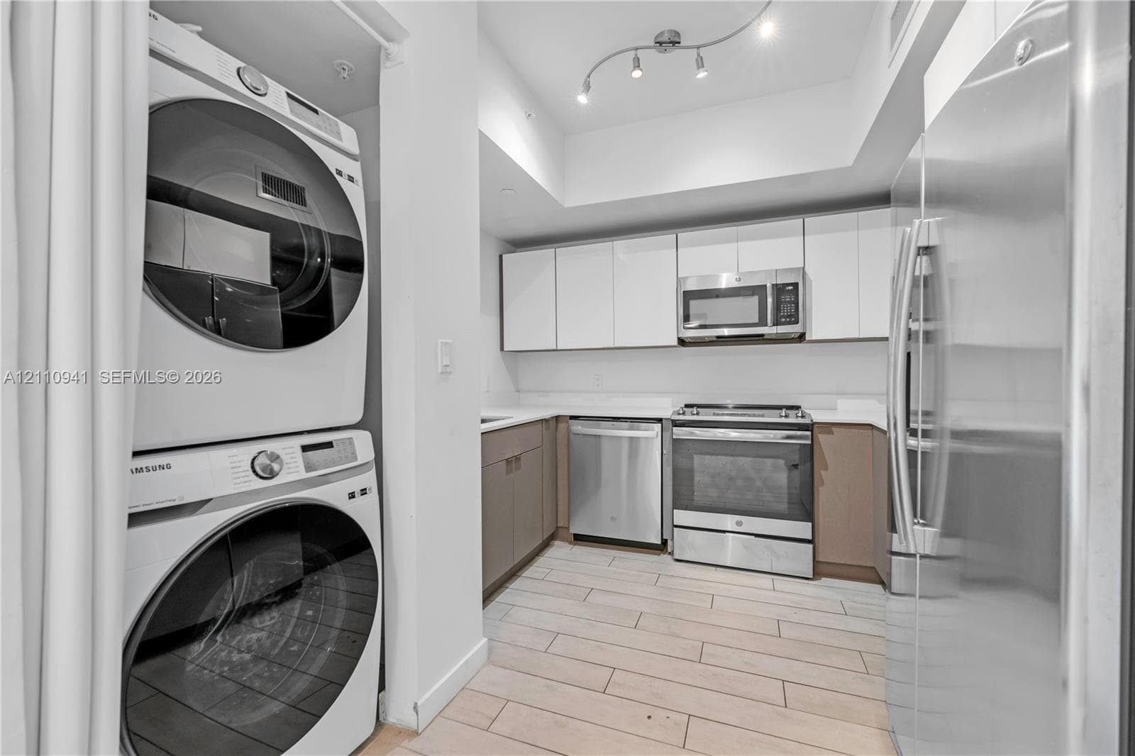 26 Edgewater · #907 in Miami - Photo 13