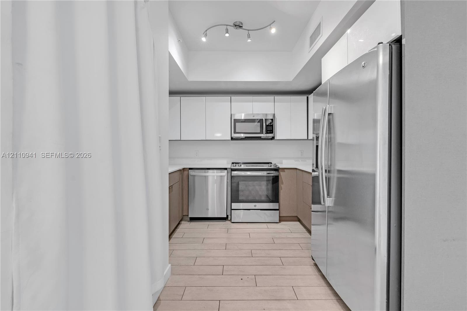 26 Edgewater · #907 in Miami - Photo 9